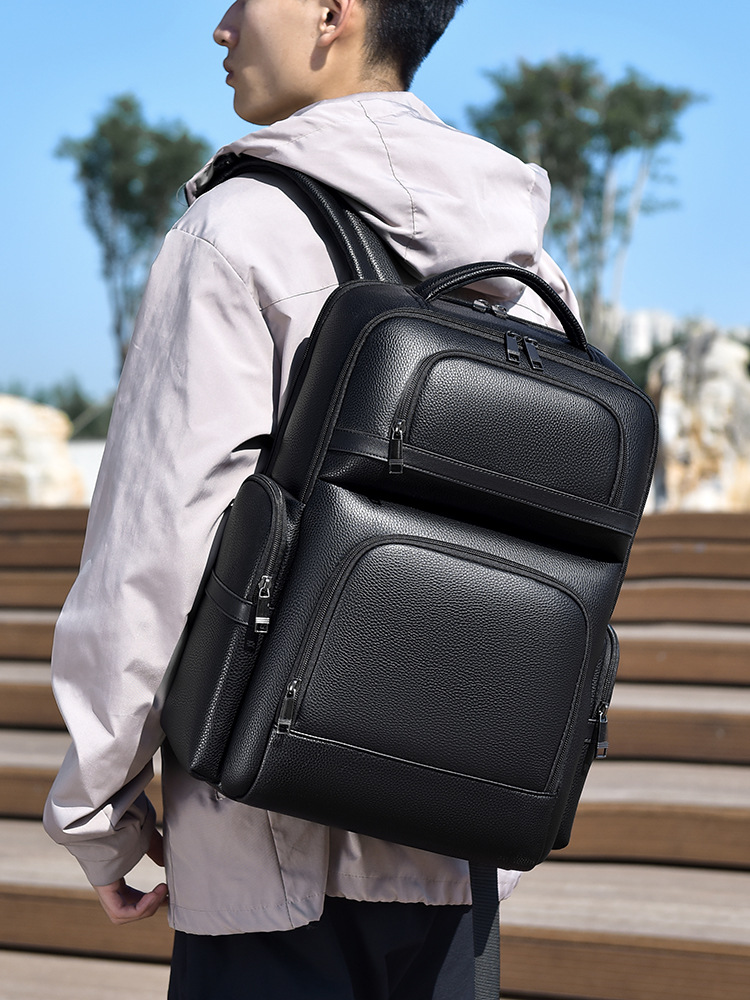 Zaino da Uomo alla Moda in Pel - Laptop Backpack 15.6 recensione e prezzo